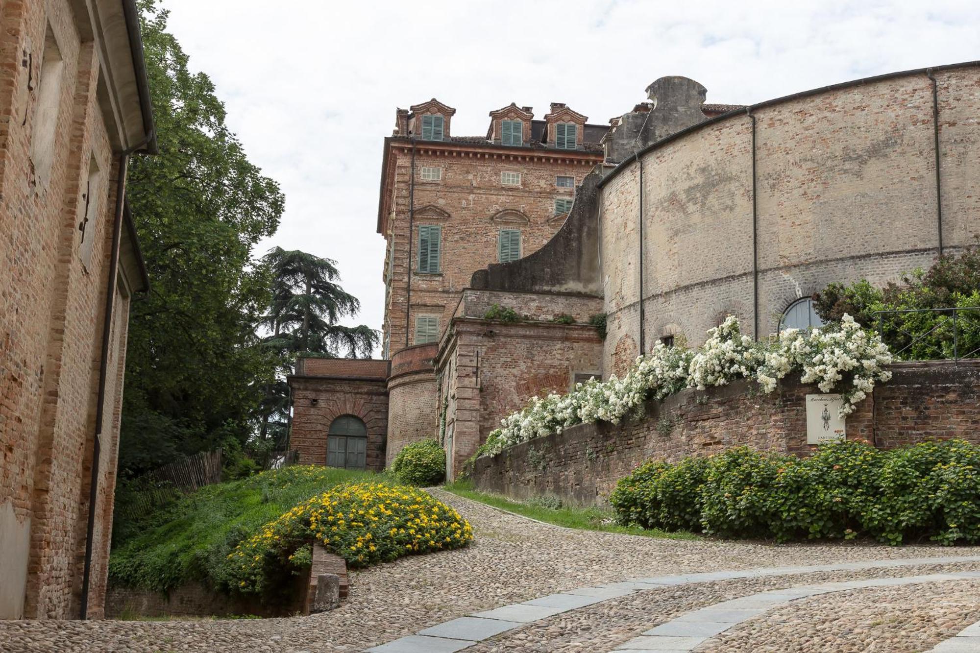 Marchesi Alfieri - Cantine E Ospitalita San Martino Alfieri Eksteriør bilde