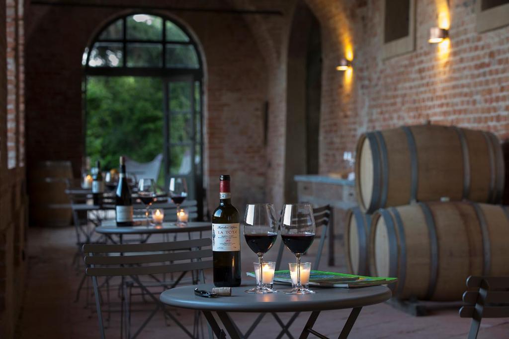 Marchesi Alfieri - Cantine E Ospitalita San Martino Alfieri Eksteriør bilde
